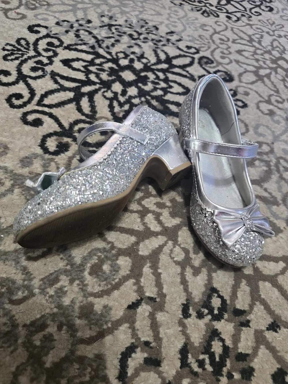 Girls Silver Glitter Mary Jane Dress Shoes